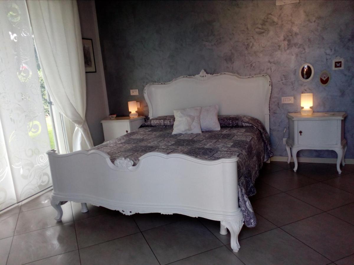 B&B Rosalu - Adults Only Сирмионе Екстериор снимка