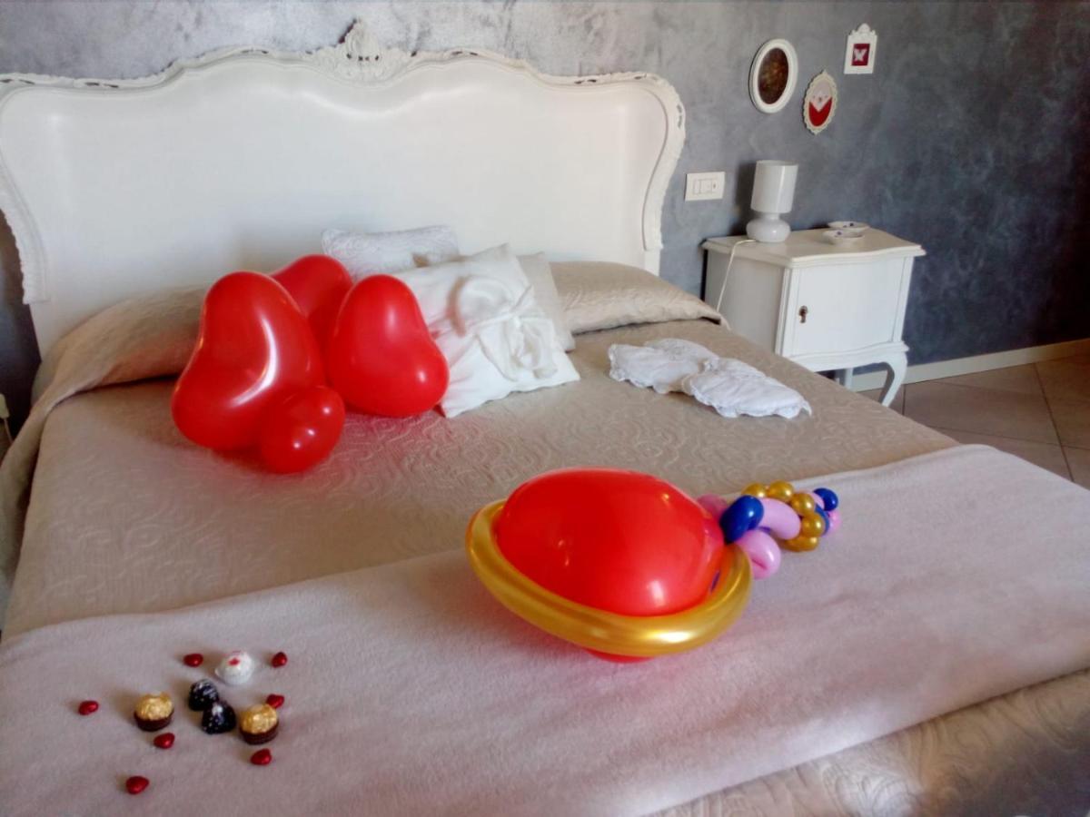 B&B Rosalu - Adults Only Сирмионе Екстериор снимка