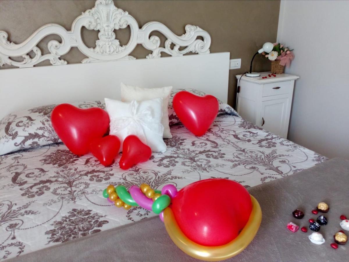B&B Rosalu - Adults Only Сирмионе Екстериор снимка